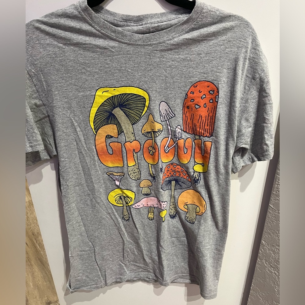 Groovy t shirt